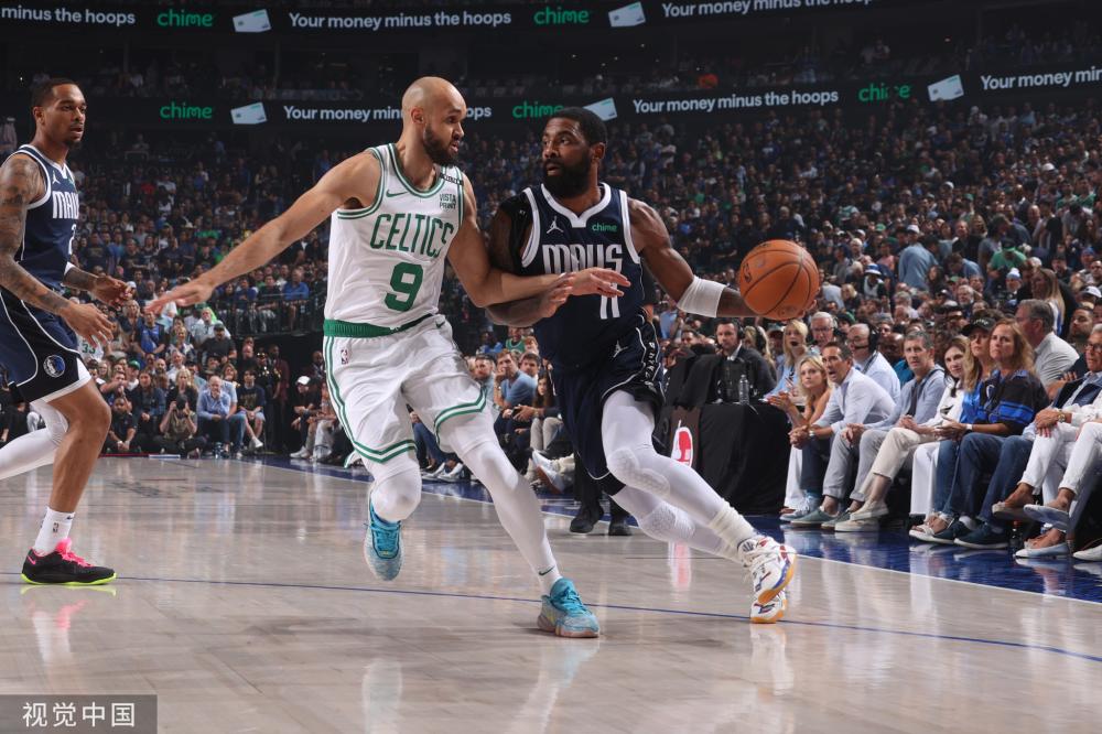 接受采访的 接受采访的