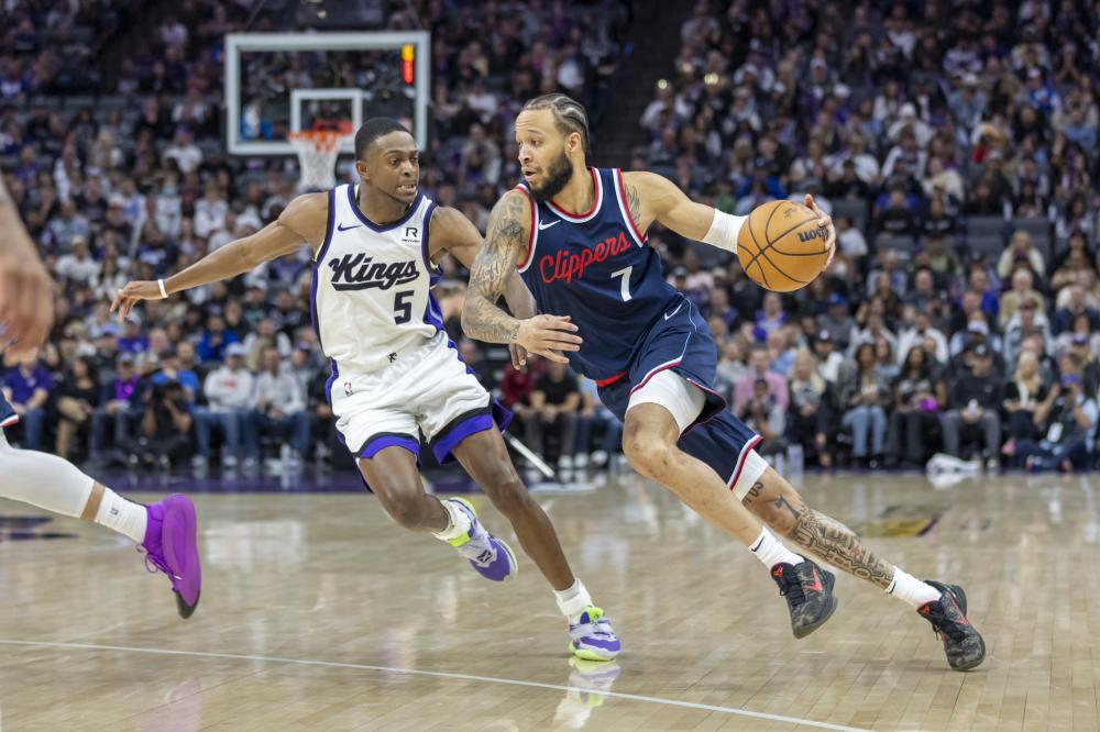 莫兰特抵华开启首次中国行 多名球迷机场耐心等候