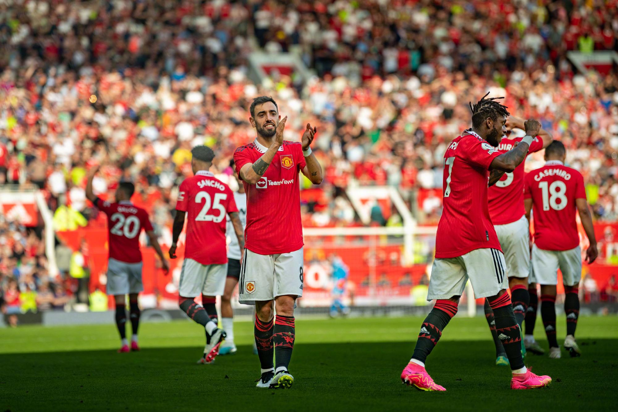 排面！55岁范志毅获英超2.6万球迷致敬 水晶宫官方：欢迎前队长归来